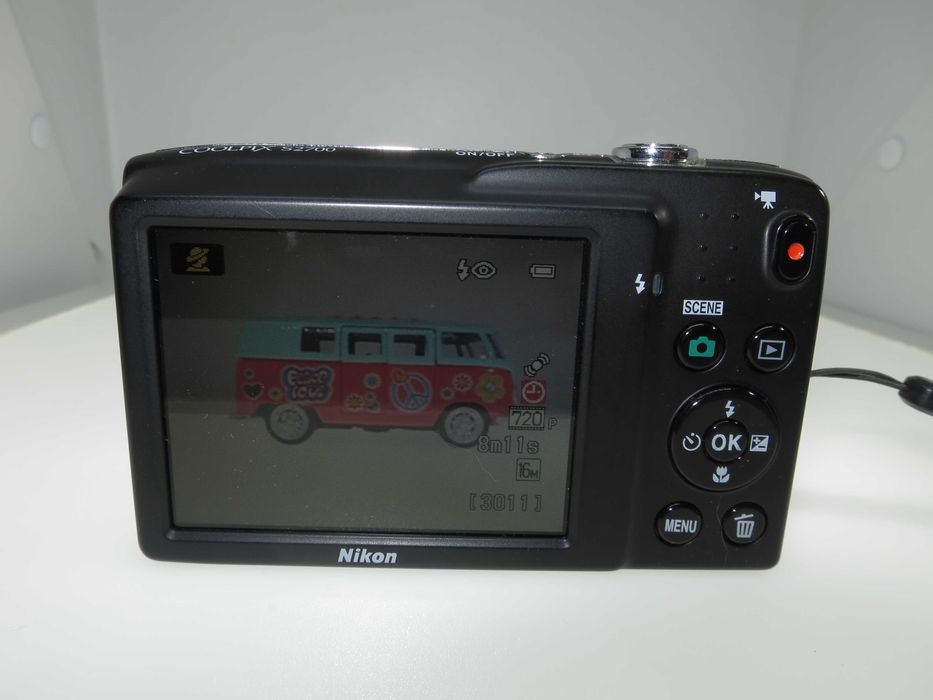 Nikon Coolpix S2700 ултра тънък компактен фотоапарат, дигитална цифрова камера като НОВА - 16 мегапискела, 6х оптичен зум, тествана и работи отлично