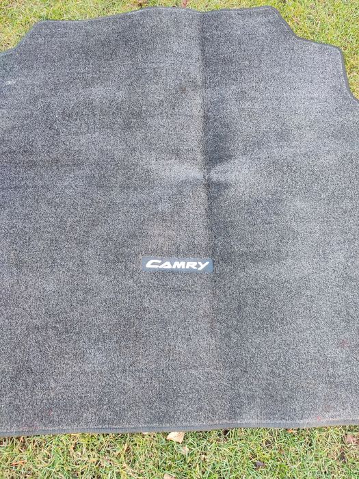 Полик багажника камри 40