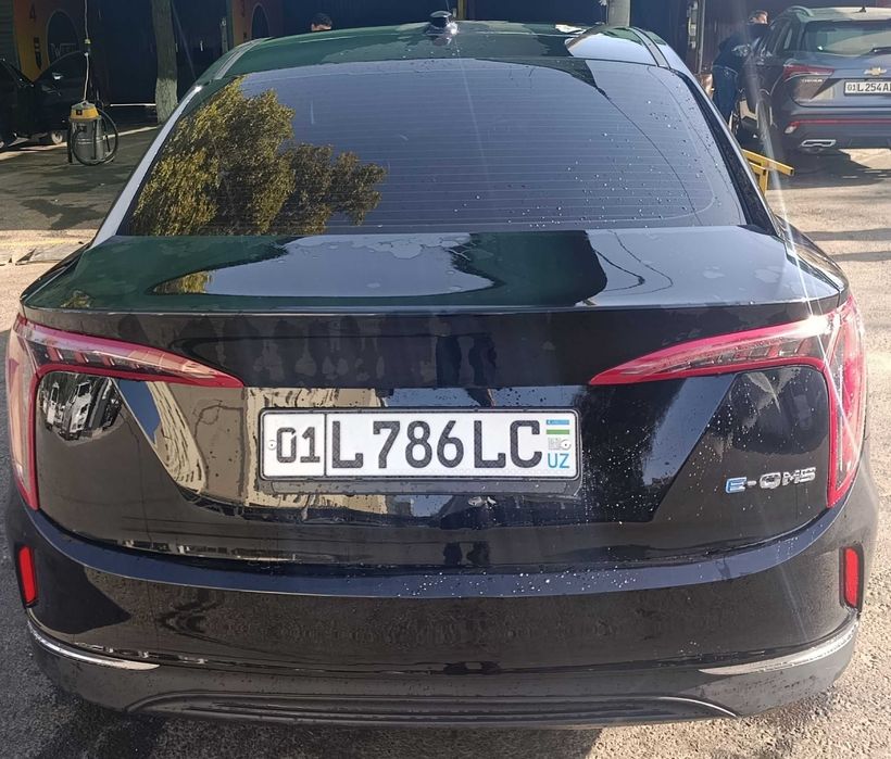 Продается Хонджи екм5 Hongqi eqm5