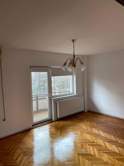Vând apartament 3 camere 101m2 zona lebădă ( vizavi  de kaufland )