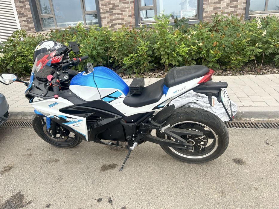 Электромотоцикл Yamaha R3000