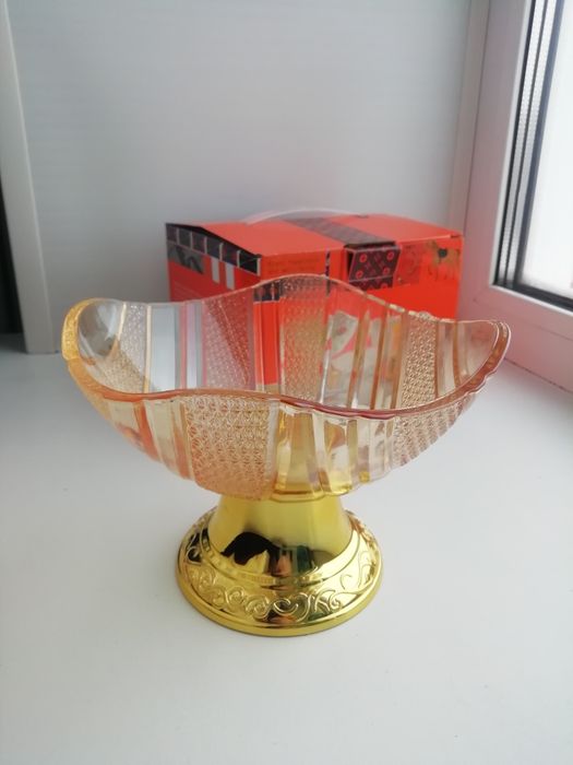 продам вазу для фруктов/конфетницу