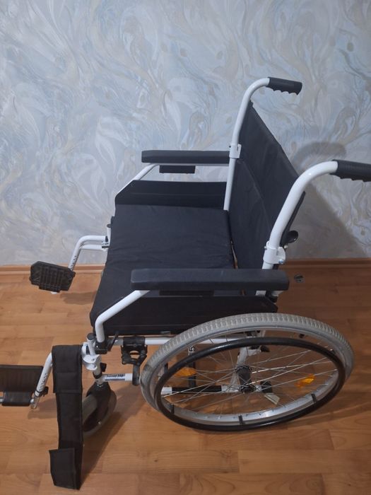Продам инвалидное кресло