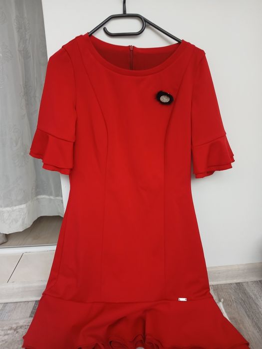 Червена рокля Alessa