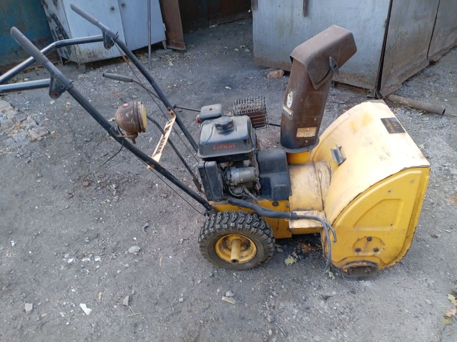 Снегоуборочная машина