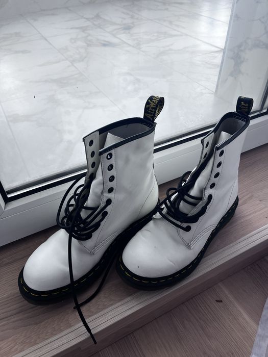 Dr. Martens 1460 White Smooth – почти нови!