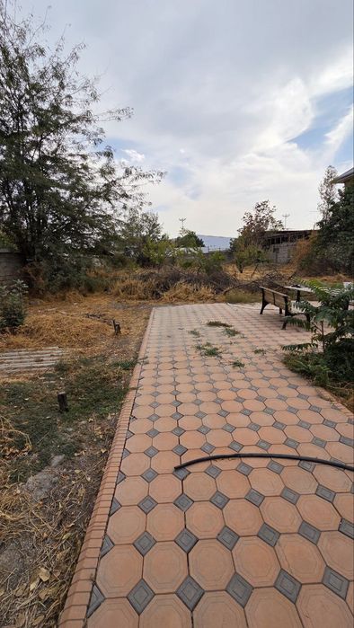 Продаю земельный участок 11 соток Сергели