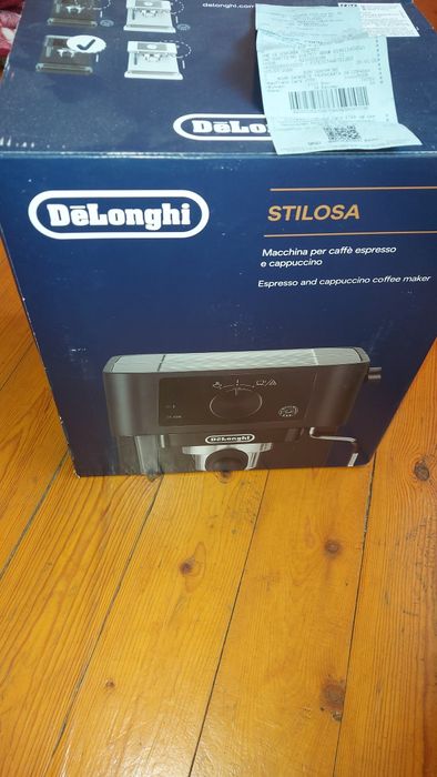 Чисто нова кафемашина DeLonghi Stilosa EC230-BK.
