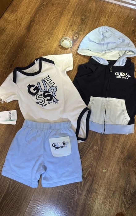 Сет GUESS бебе 6-9 месеца