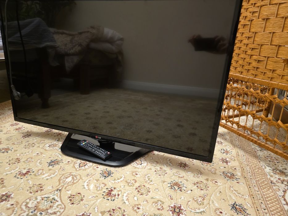 Телевизор LG 42" (107 см) Full HD
