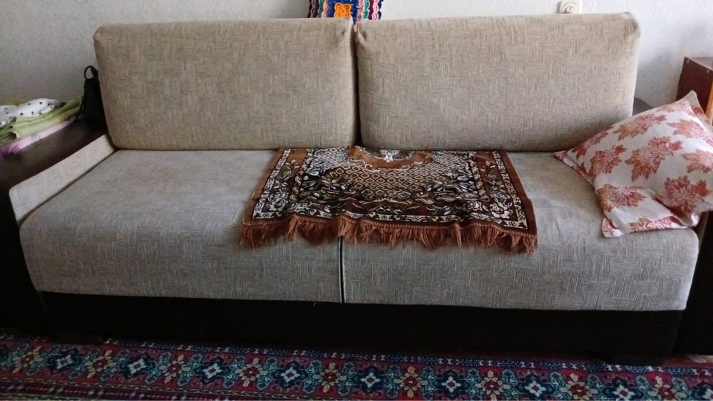Диван (для гостиной) 65000 тг
