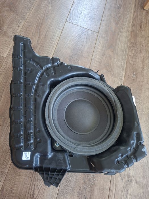 Оригинален събуфер Harman Kardon от Subaru Outback