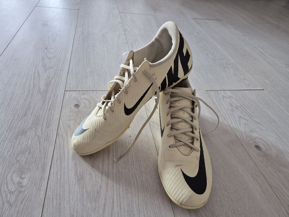 Vand ghete fotbal nike marimea 44.5