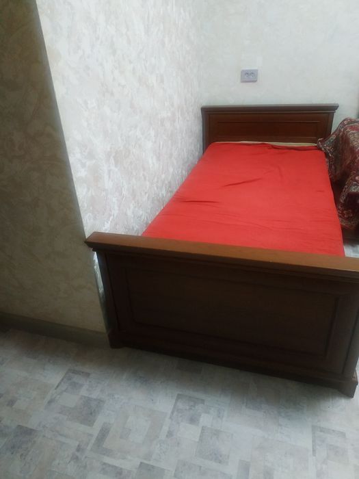 Продам кровать вместе с матрасом