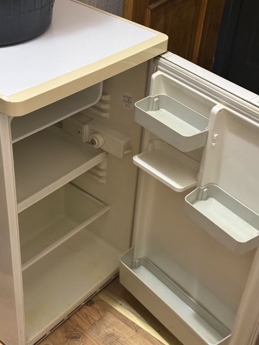 Витриный холодильник