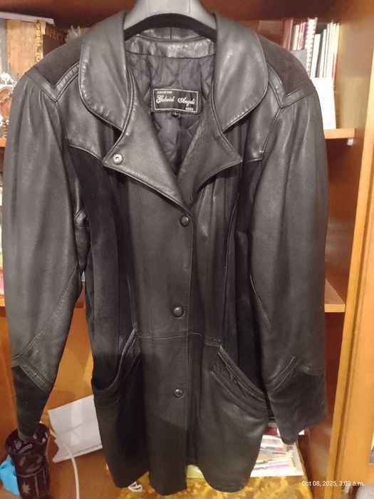 Vând două jachete de piele veritabilă import