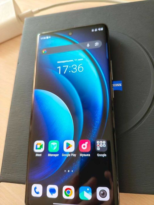 Продам смартфон Vivo x100