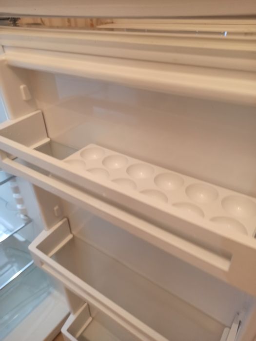 Продавам хладилник Liebherr