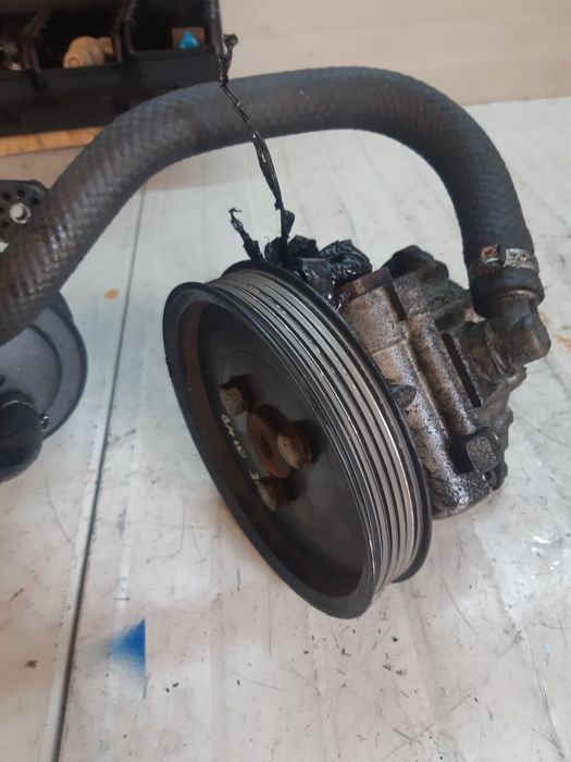 Pompa  servodirectie bmw e46 318i 150lei