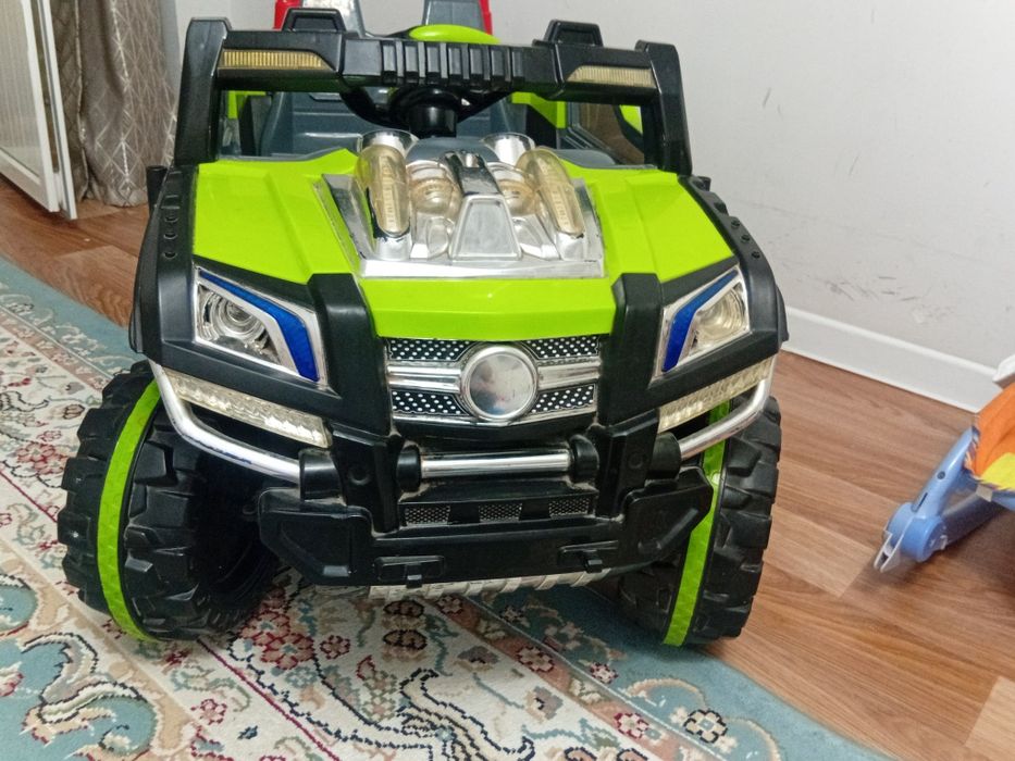 Детский автомобиль