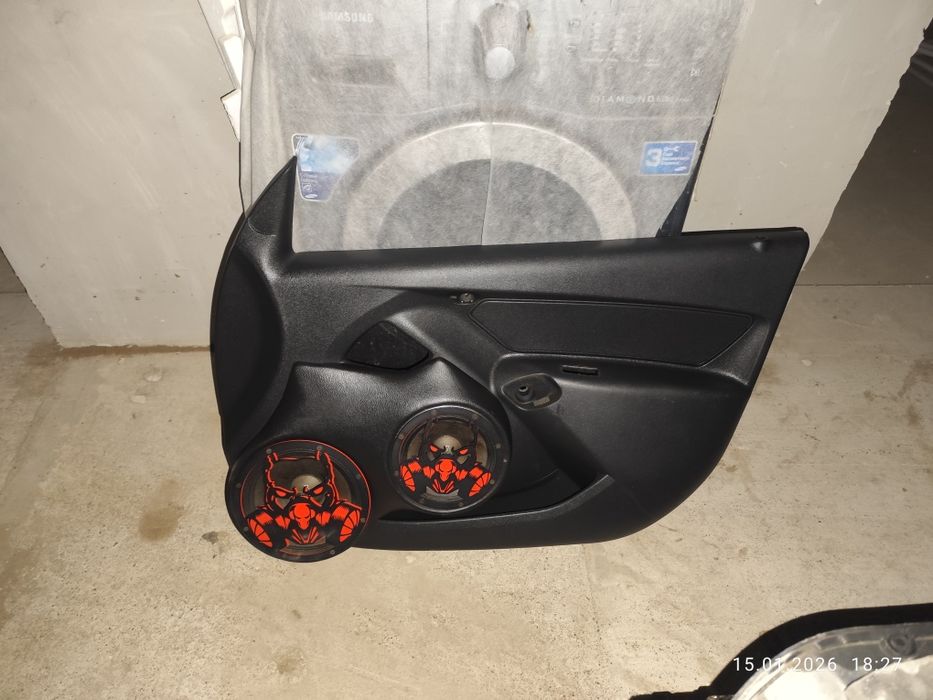 Продам сабвуфер и динамики