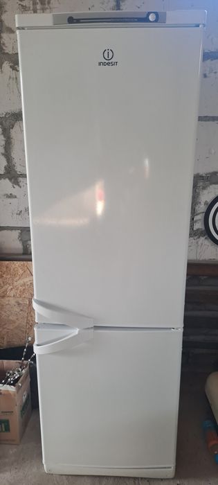 Продам холодильник