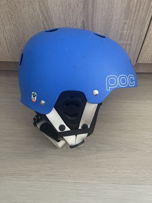 Casca POC schi purtata dar in stare buna.