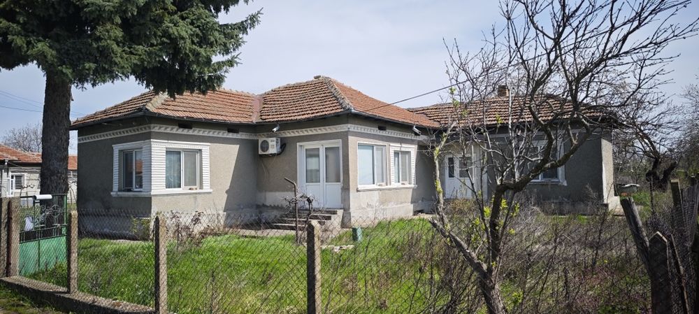 Продава се Къща в с. Окорш, Област Силистра - 100 кв.м за 255 €/кв.м - Снимка #1