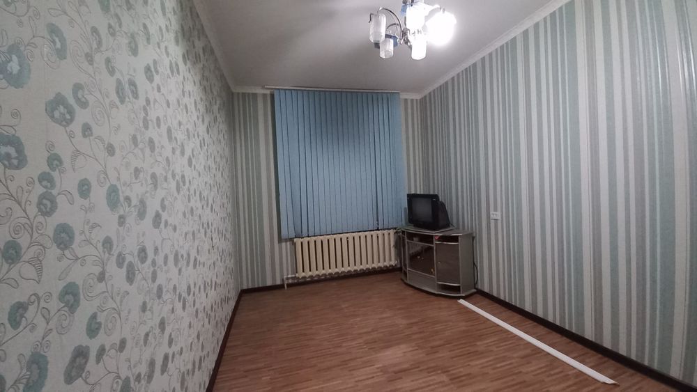 Квартира сотилади шарк 1 да