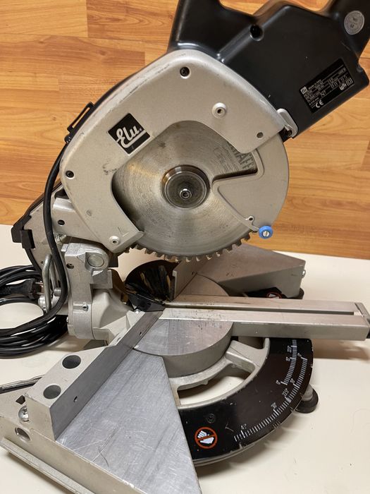 Circular taiere la unghi Elu variator