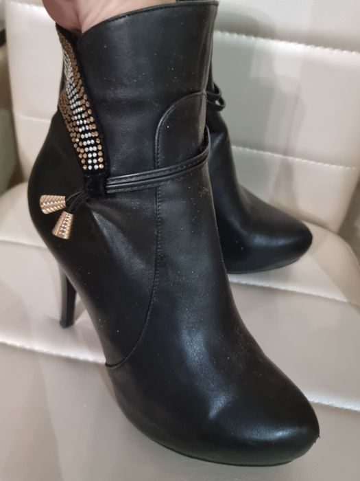 Продам ботильоны женские 39 и другую обувь 39 р