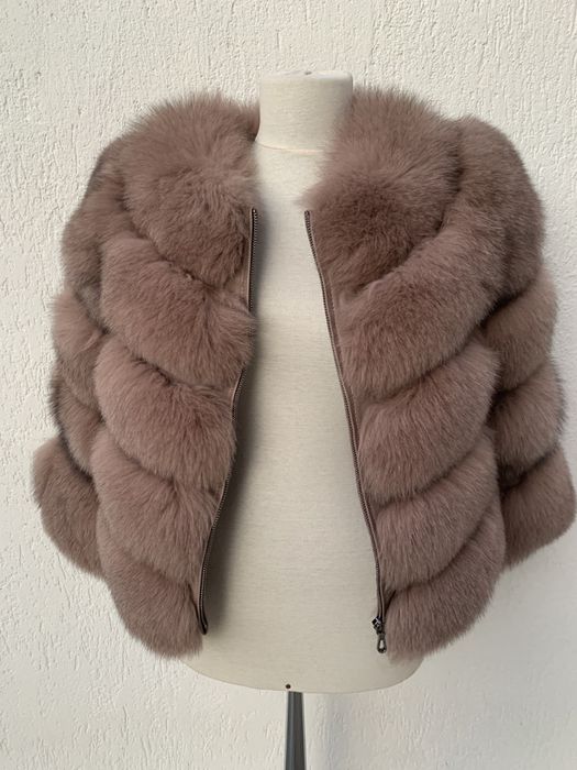 Haina blana naturala vulpe model 2 in 1 se face si vesta