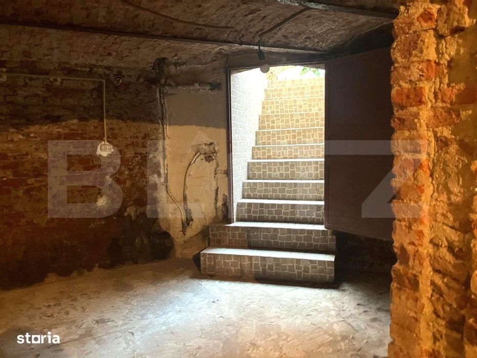 Apartament ultracentral, cu 3 camere, Curte Comuna