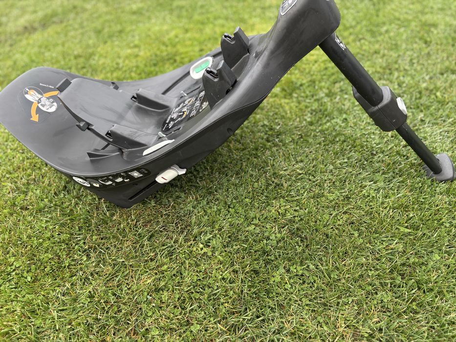 Столче за кола + база Cybex Sirona