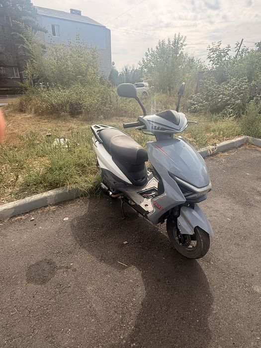 Скутер М12.