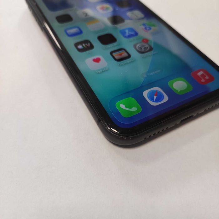 Iphone 11 64GB battery health 75%