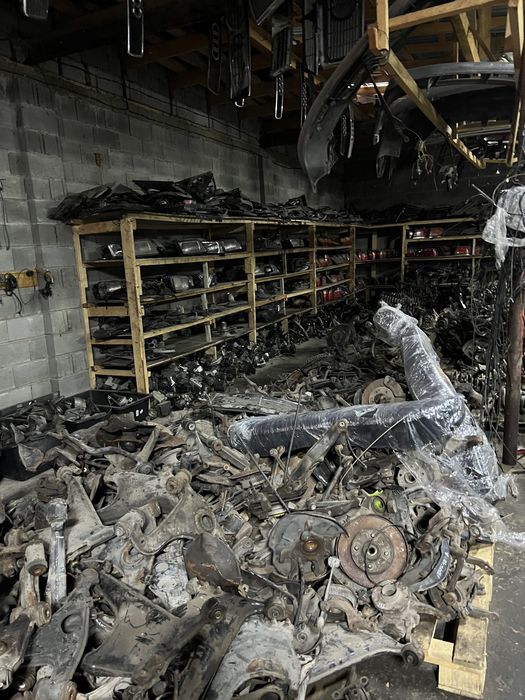 Продам дозатор на Ауди 100 2,3 ,с3 с4