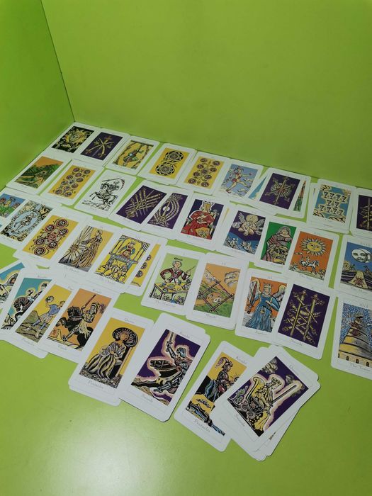 Carti Tarot Jonathan Dee. Set Tarot ilustrat, ghid ilustrat în engleză