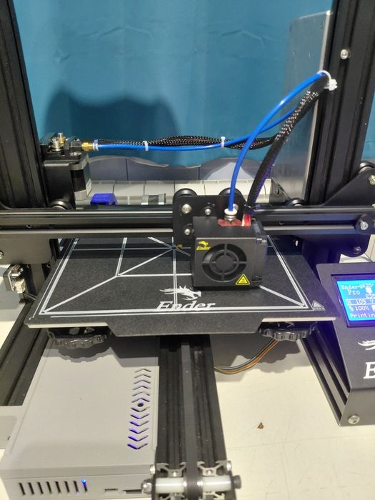 Imprimanta 3D Ender 3-Pro