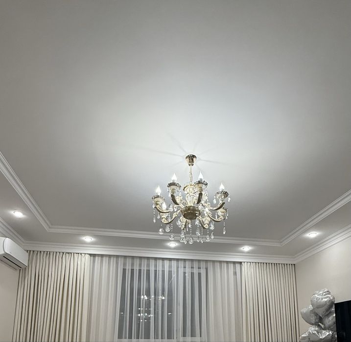 Продам роскошную люстру