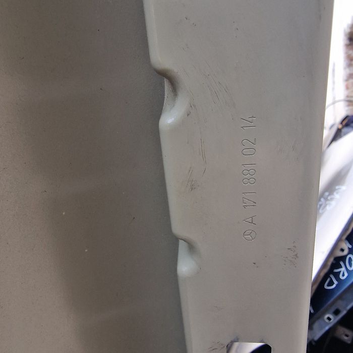 Mercedes Benz SLK R 171  десен калник 04-11