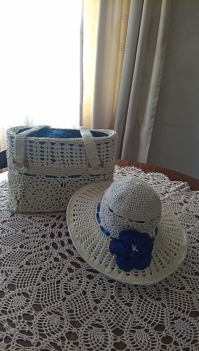 Ръчно изработени шапки и  чанти