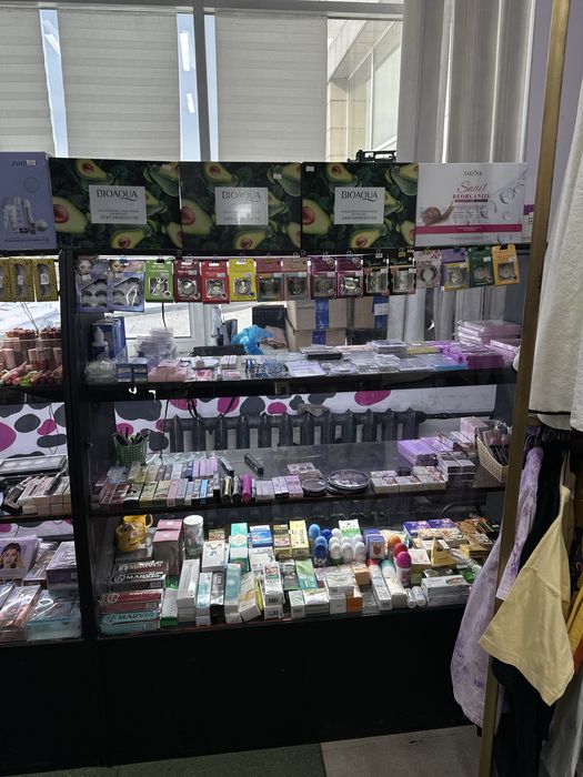 Продам витрины торговые