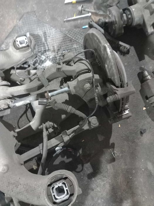 Punte grup spate fuzeta brat amortizor stanga dreapta BMW F10 F11 LCI