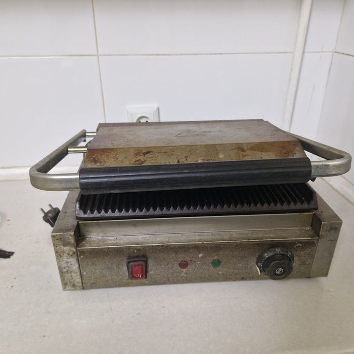 Продаю грильница донер прижимной