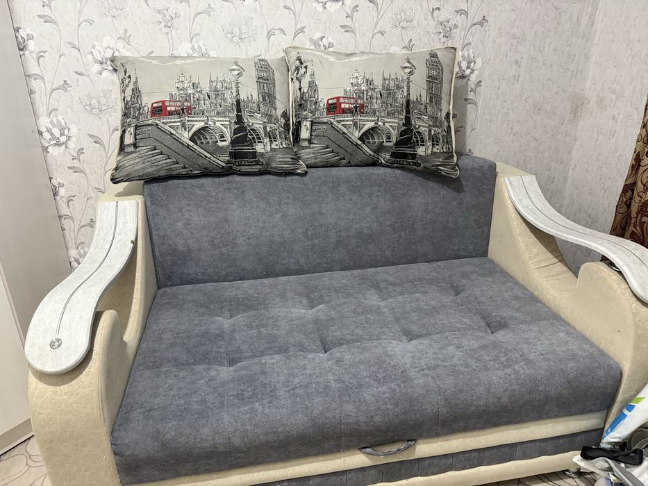 Диван продается почти новая