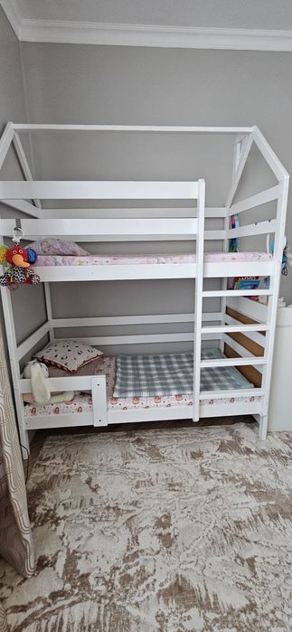 Двухъярусный кровать