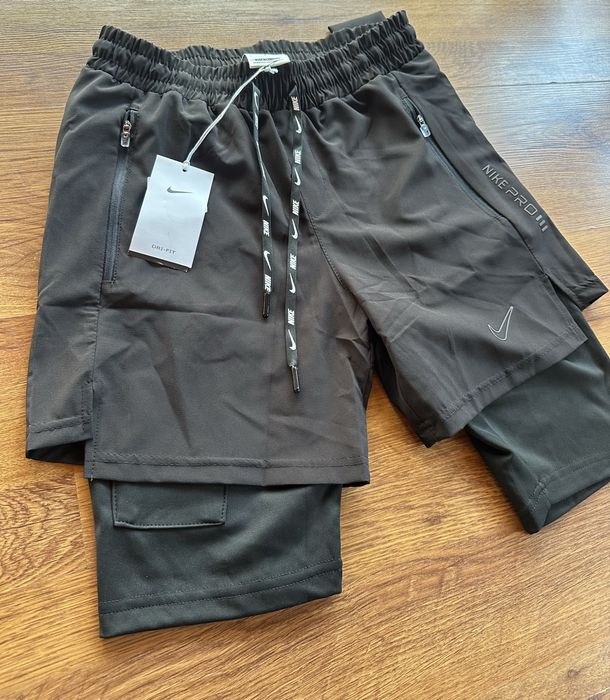 Мъжки шорти с клин Nike,черен цвят и гумирано лого