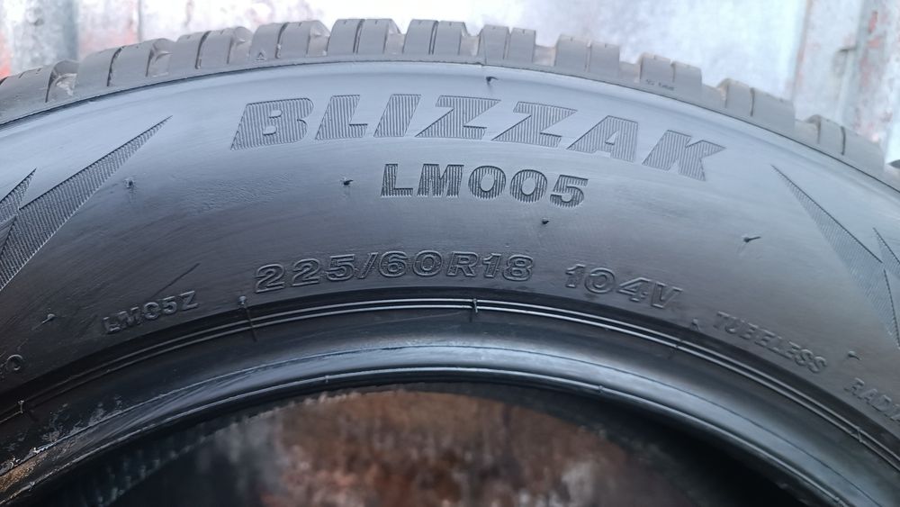 225/60/18 Bridgestone Дот 2523