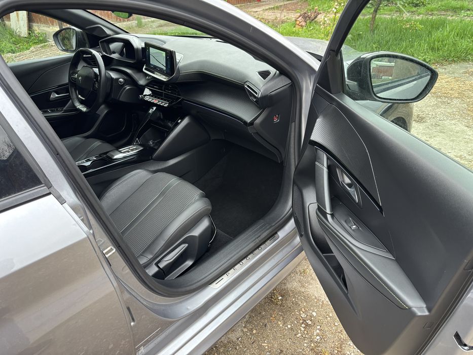 Peugeot e-208 gt